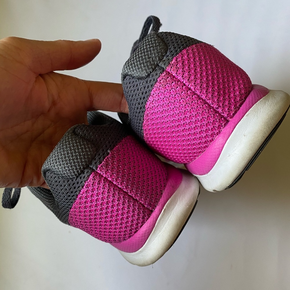 Nike Memory Foam Insole Mesh Look Training Shoe - image 5